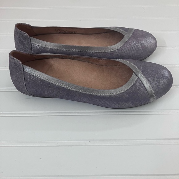 Vionic Spark Carol Ballet Flat in Pewter - Picture 4 of 11